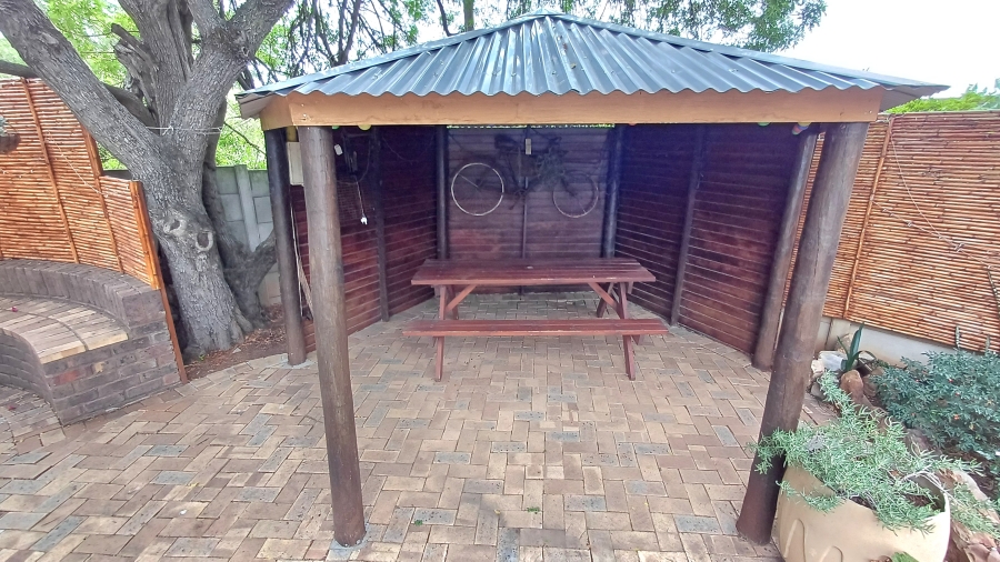 4 Bedroom Property for Sale in Vanes Estate Eastern Cape